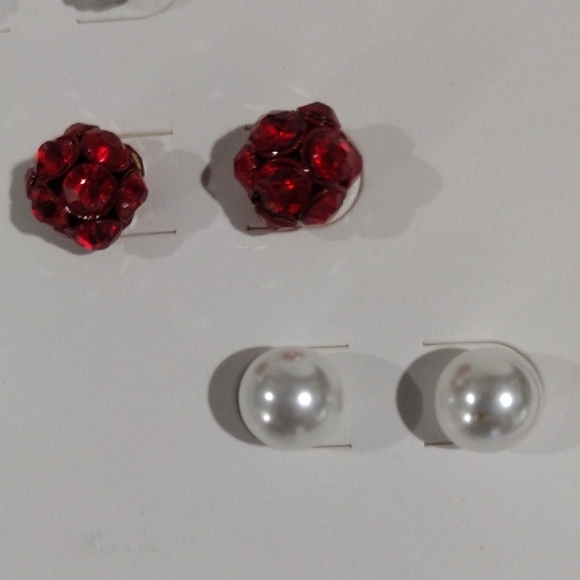 Crystal Pearl Ball Red and Silver Stud Earrings Earrings Set - Women's Fashion - Picture 4 of 8